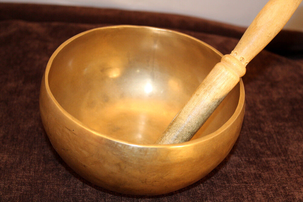 Old 7″ Hammered Singing Bowl Nepal Personally Chosen for ease, tone – key of B